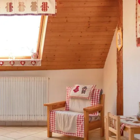 Semesterbostad Maison Charmante Avec Vue Sur La Montagne A Triembach-au-Val